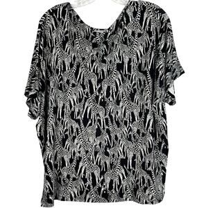Chico's Women Top Black/White Giraffe Novelty Print Casual Loungewear Size 2 (L)